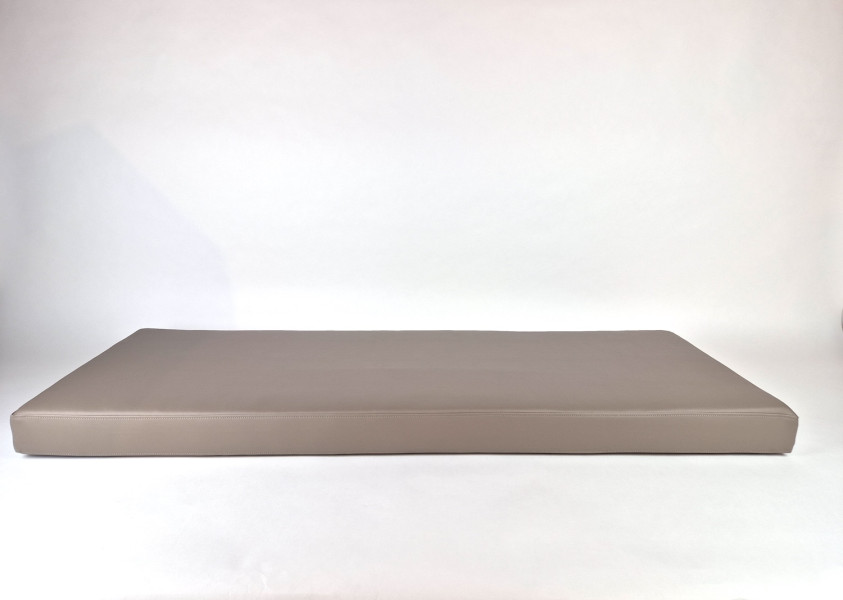 Zitkussens strak, Flame kunstleer Taupe, 157x56x8,5 cm. R-022
