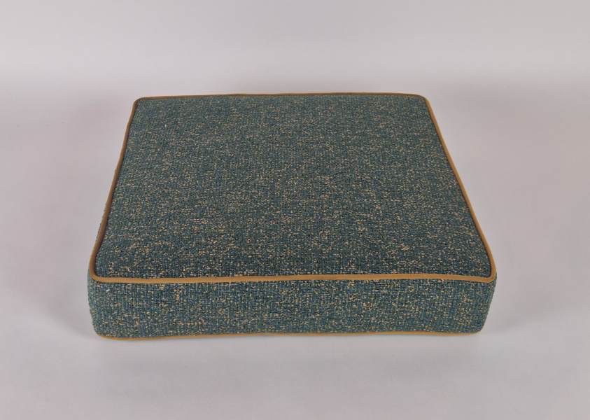 Zitkussen strak, groen gemeleerd met velvet koord ,50x50x10cm R-131